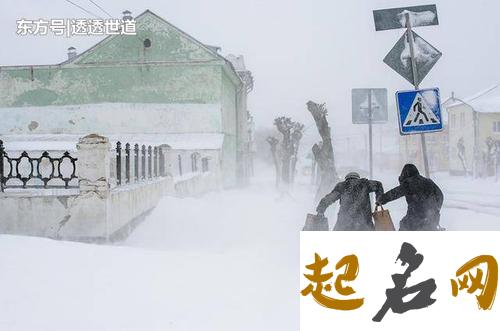 梦见暴风雪 女人梦见狂风暴雪寓意着什么