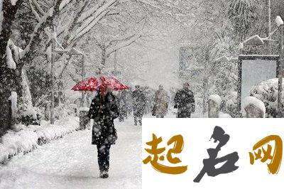 梦见下雪或积雪 为什么下雪井盖上没有雪