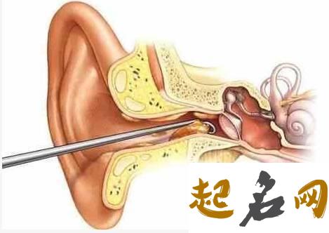 梦见挖耳屎怎么回事 梦见挖耳屎有什么预兆 梦见给妈妈挖耳屎