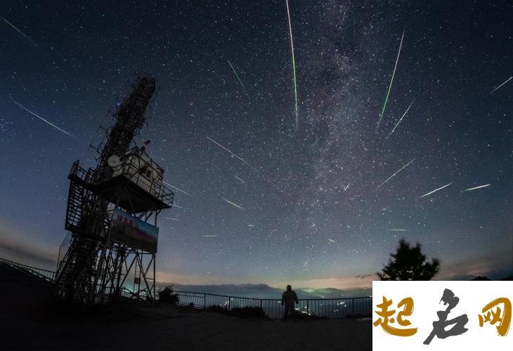 欢迎走进英仙座流星雨图片赏析 英仙座流星雨在哪个方向